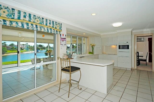 24 Cocos Crescent, BROADBEACH WATERS QLD 4218, Broadbeach Waters - Thumbnail 8