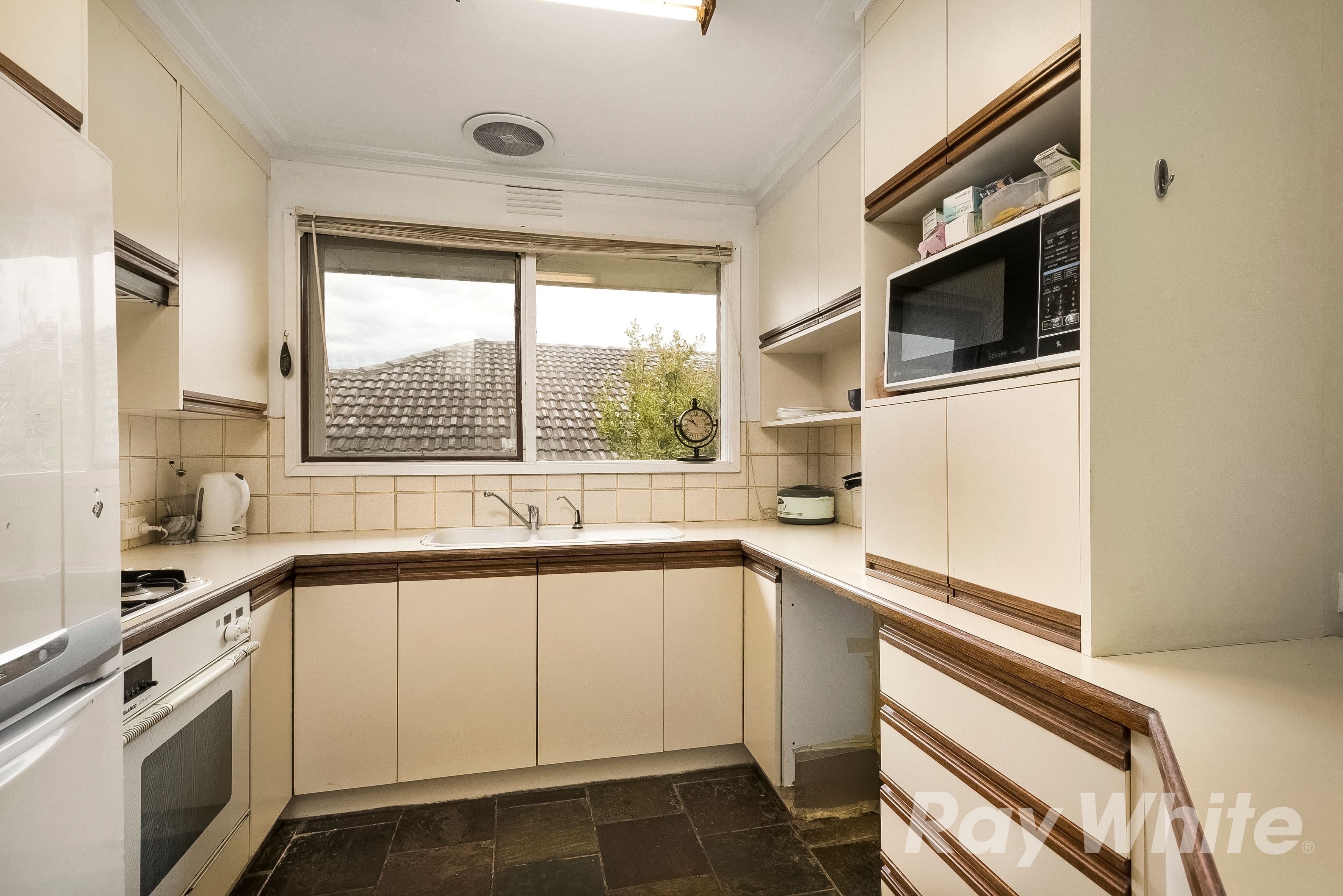 5 Brighton Street, Glen Waverley VIC 3150, Glen Waverley - Thumbnail 5