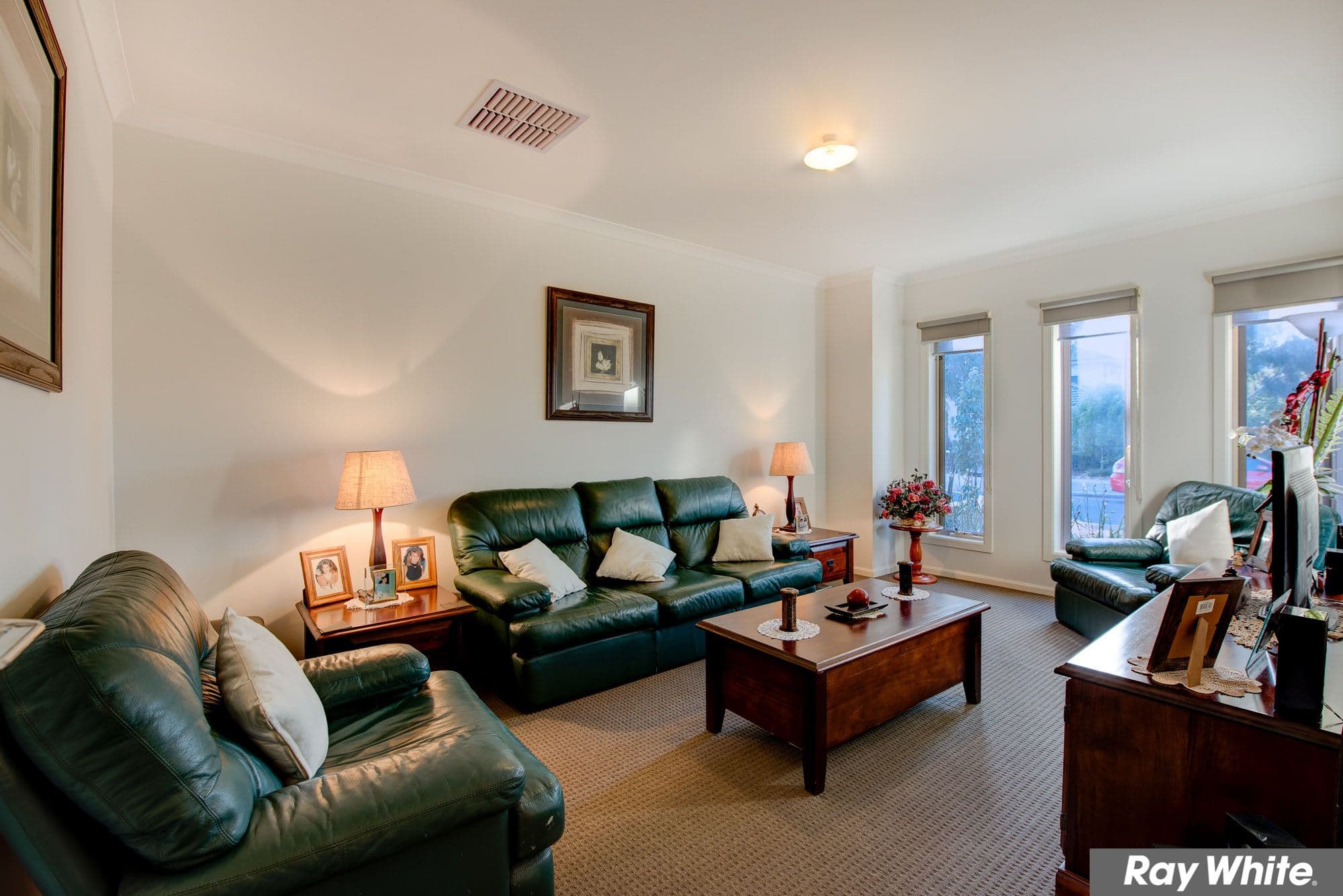 17 Advent Road, WERRIBEE VIC 3030, Werribee - Thumbnail 2