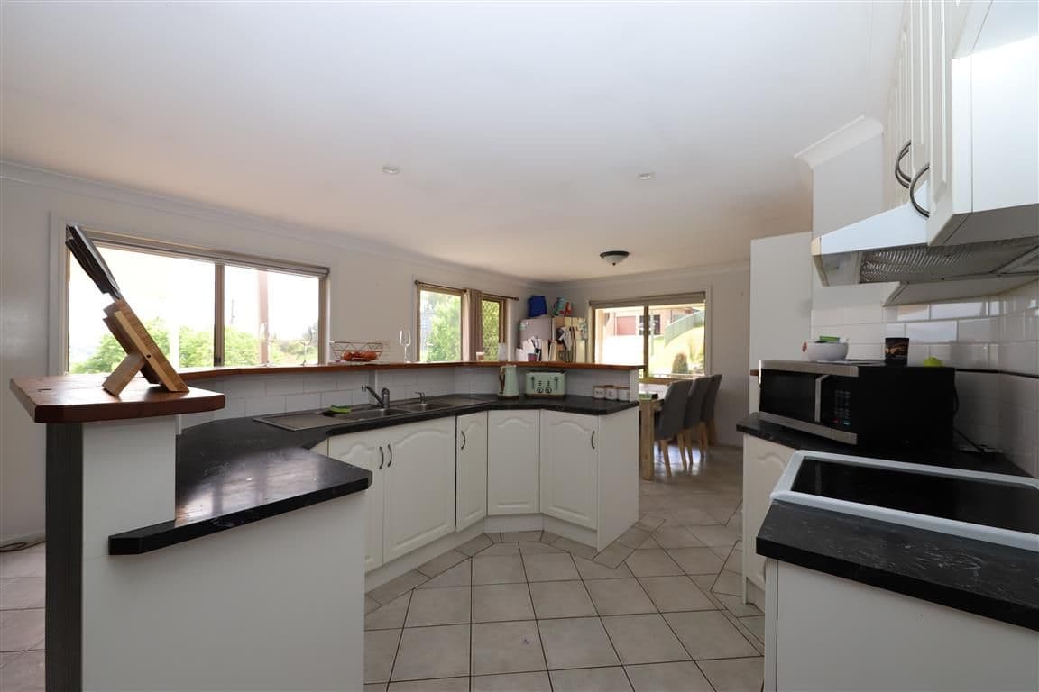 47 Booral Avenue, Tumut NSW 2720, Tumut - Thumbnail 3