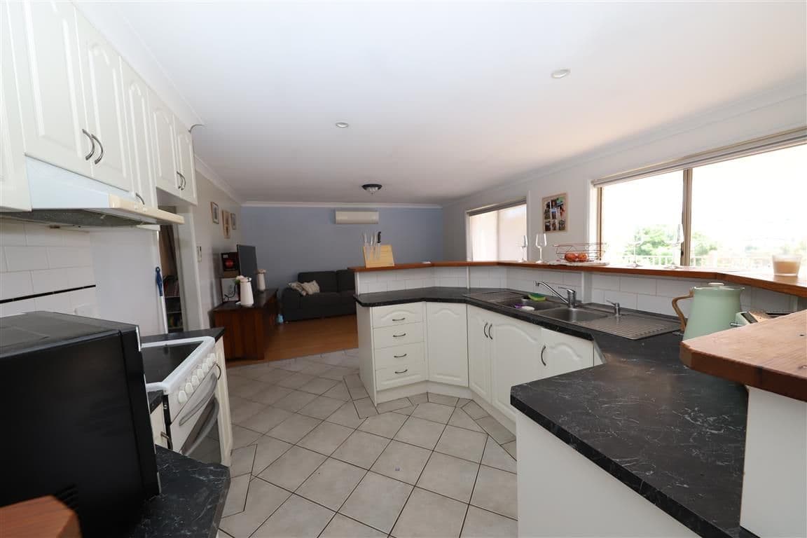 47 Booral Avenue, Tumut NSW 2720, Tumut - Thumbnail 4