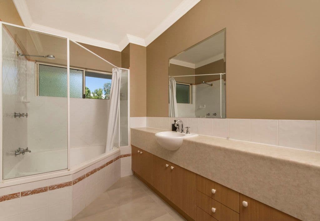 17 Sedgeman Street, Fraser Rise VIC 3336, Fraser Rise - Thumbnail 3