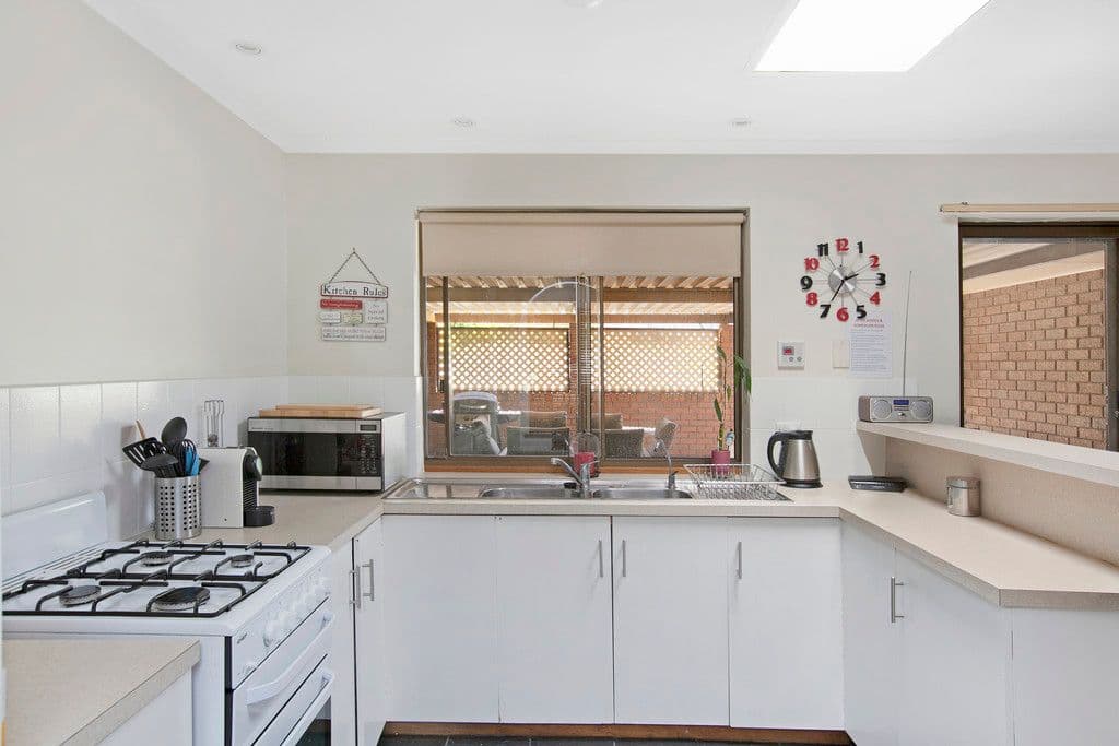 4 Sherwood Avenue, Happy Valley SA 5159, Happy Valley - Thumbnail 4