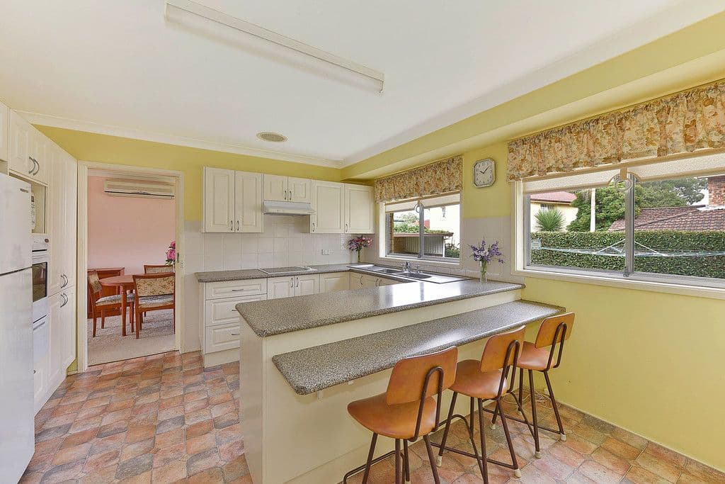 29 Elouera Road, Westleigh - Thumbnail 3