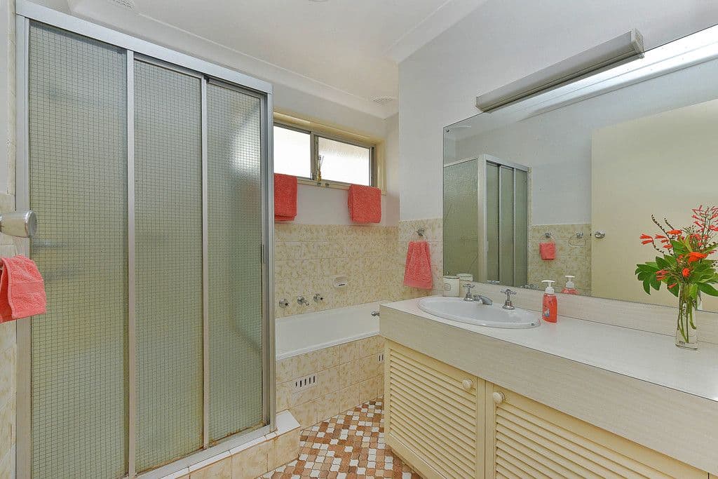 29 Elouera Road, Westleigh - Thumbnail 4