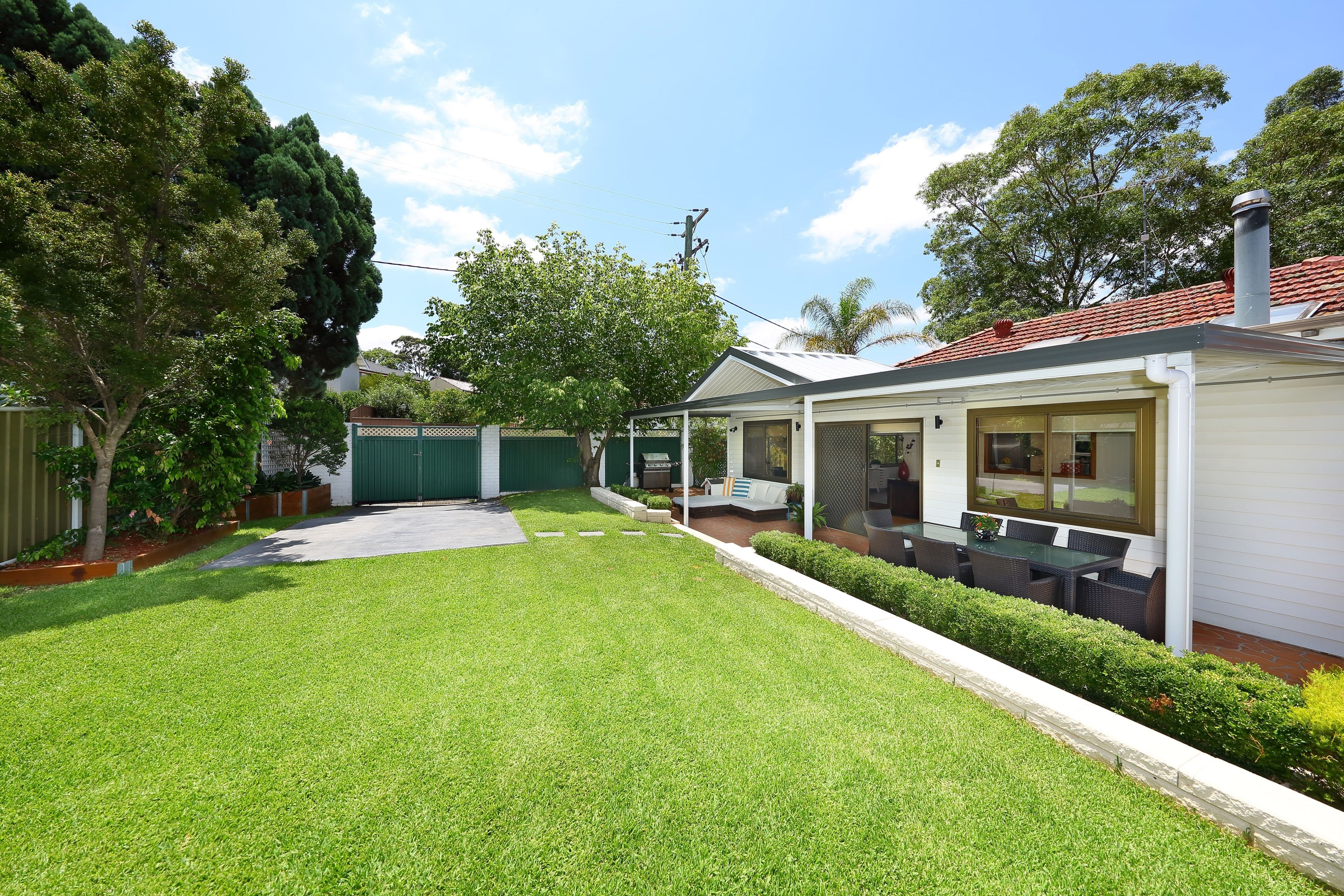 6 Walker Avenue, Peakhurst - Image 1