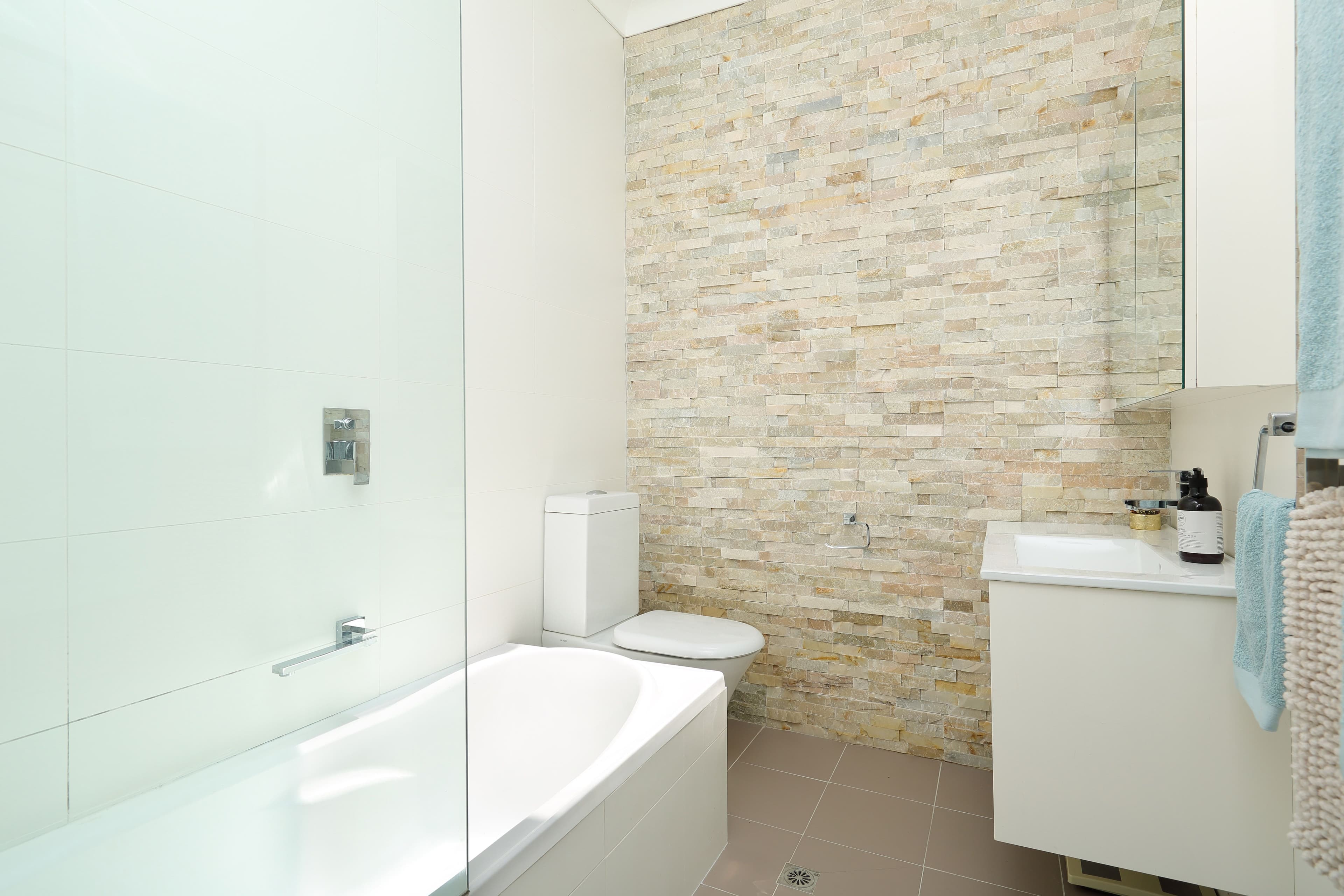 6 Walker Avenue, Peakhurst - Thumbnail 5