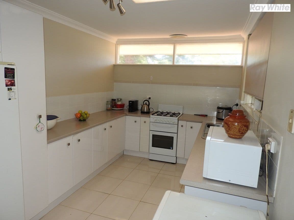34 O'Sullivan Drive, Camillo WA 6111, Camillo - Thumbnail 3