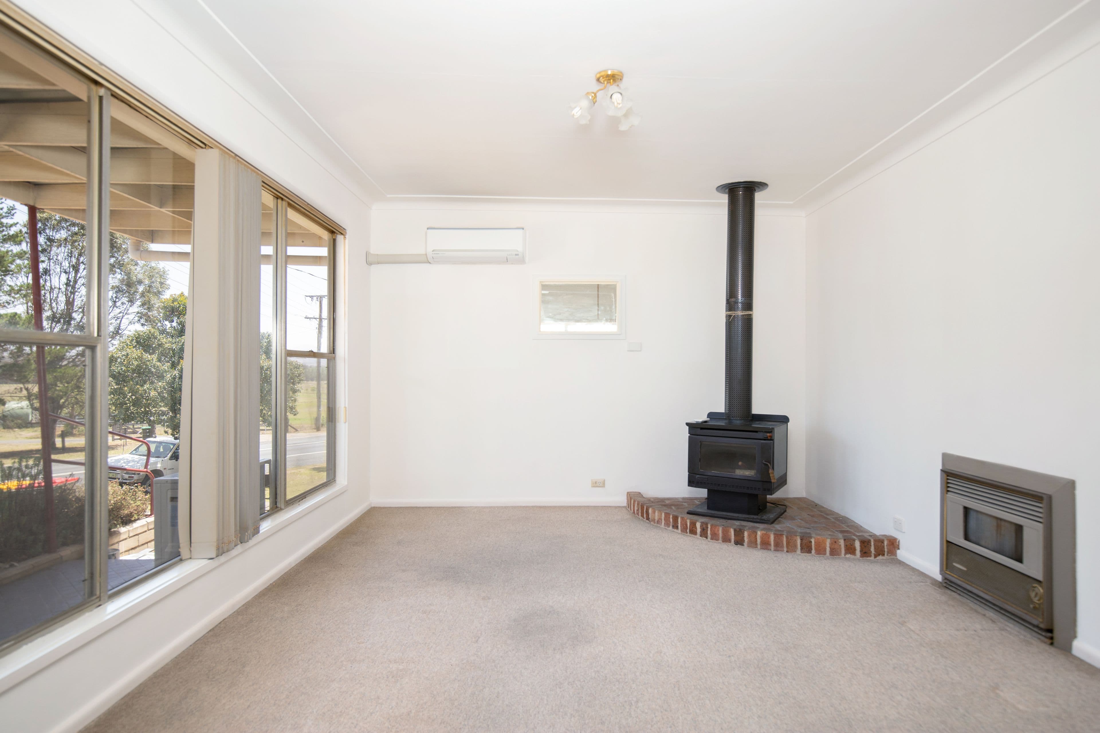 242 Church Street, Gloucester - Thumbnail 2
