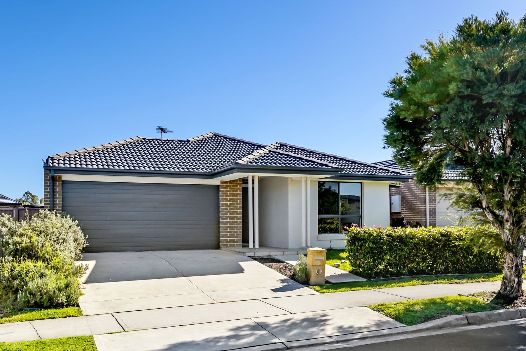 5 Adina Street, JORDAN SPRINGS NSW 2747, Jordan Springs - Thumbnail 2