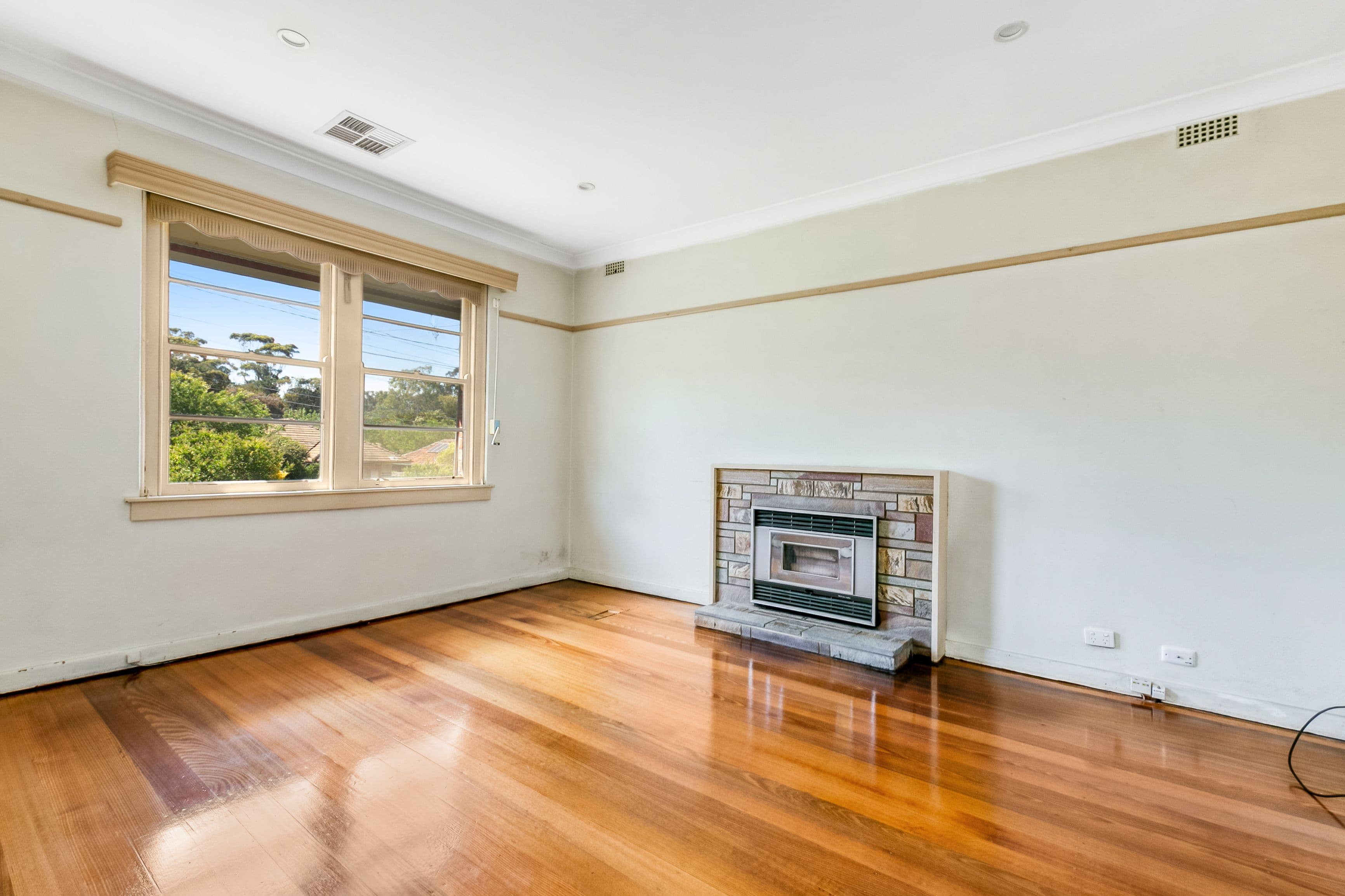 213 Spring Street, Reservoir VIC 3073, Reservoir - Thumbnail 2
