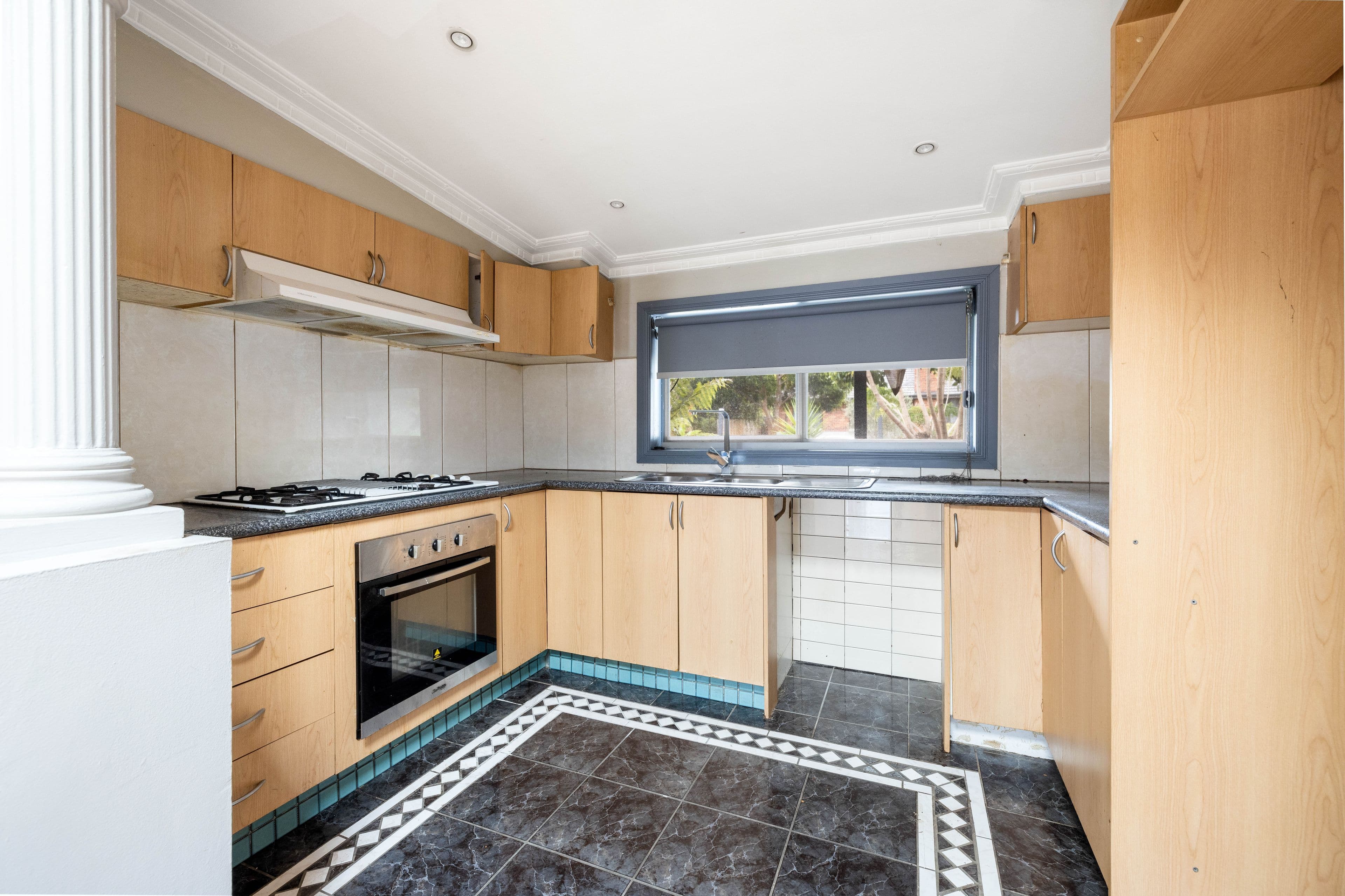 16 Kerang Avenue, Reservoir VIC 3073, Reservoir - Thumbnail 3