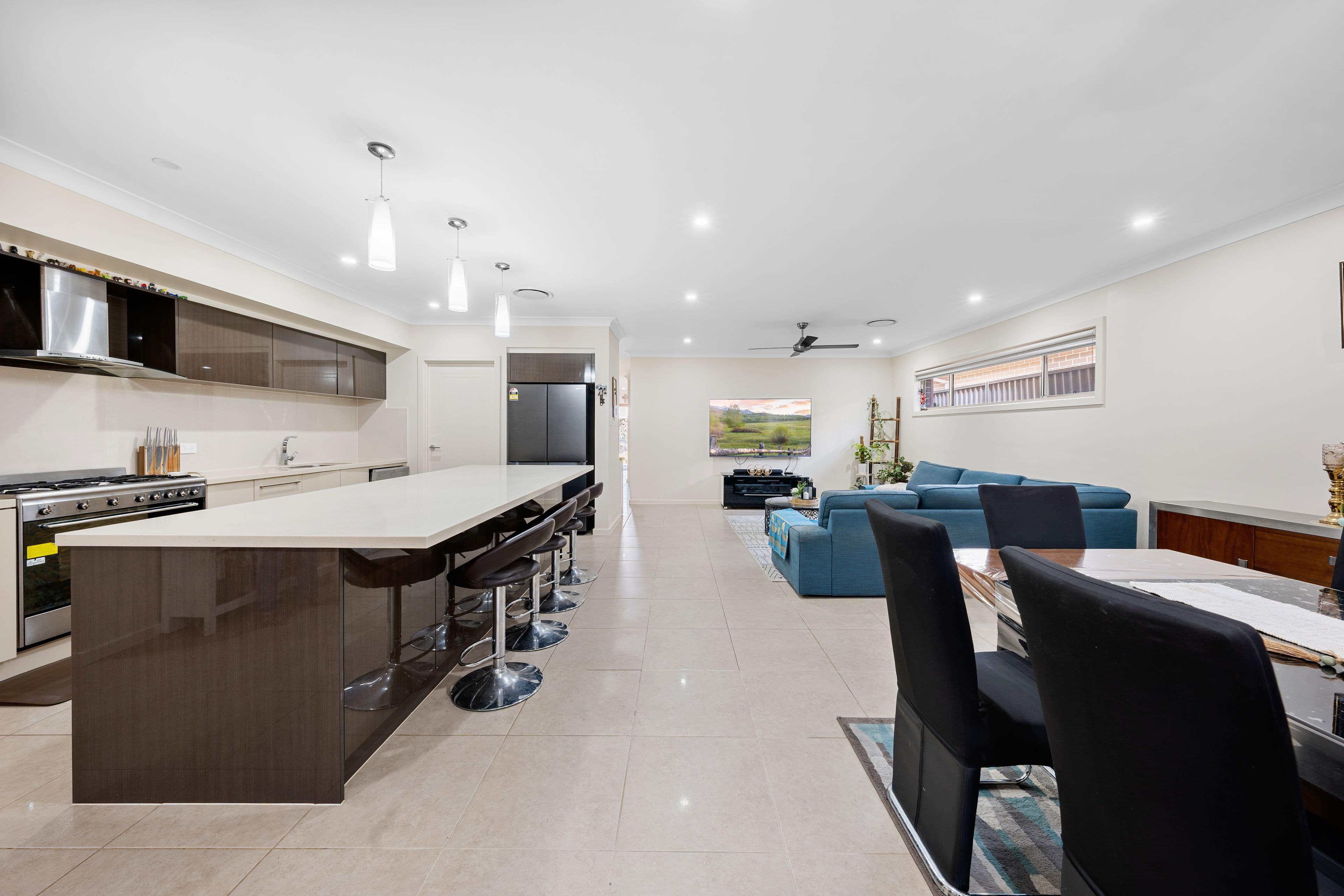 8 Affleck Gardens, Middleton Grange NSW 2171, Middleton Grange - Thumbnail 2