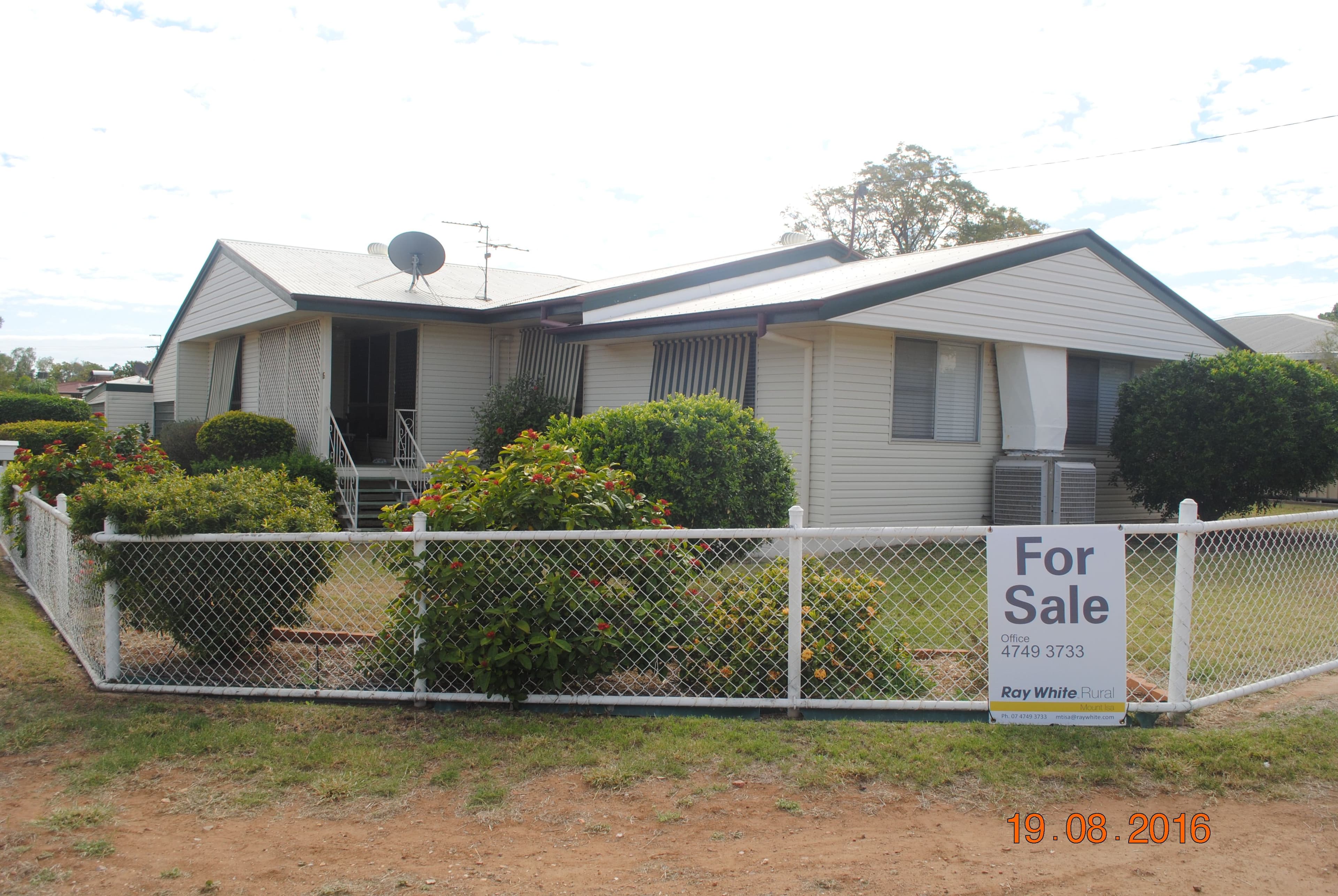 16 Maxine Street, Mount Isa QLD 4825, Mount Isa - Thumbnail 2