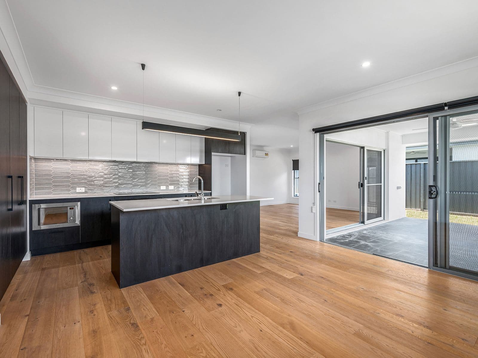 4 Pinnibar Street, Bridgeman Downs QLD 4035, Bridgeman Downs - Thumbnail 3