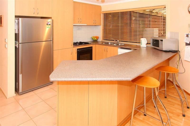 18 Honeysuckle Avenue, HILLSIDE VIC 3037, Hillside - Thumbnail 2