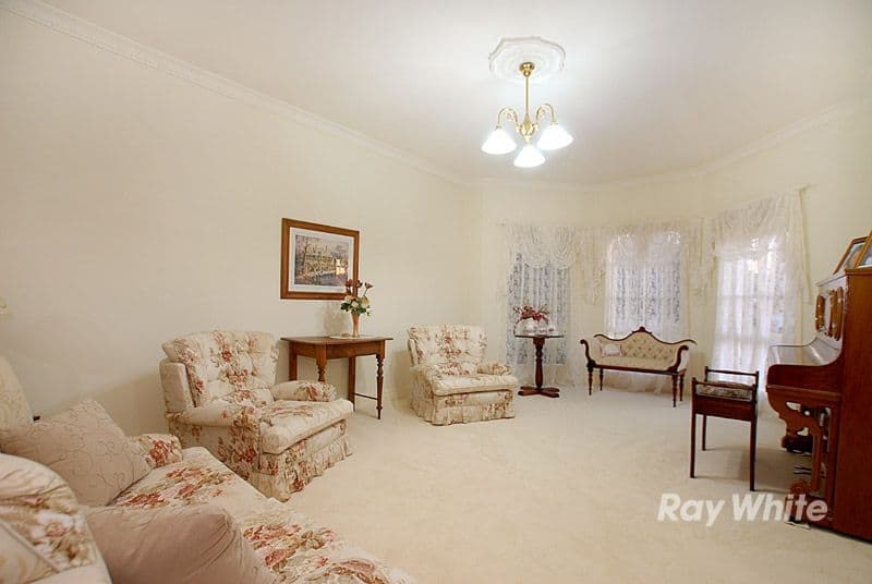 104 Earlsfield Drive, BERWICK VIC 3806, Berwick - Thumbnail 5