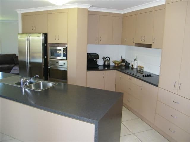 97 Penda Avenue, GLADSTONE QLD 4680, Gladstone - Thumbnail 3