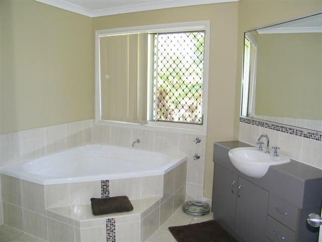 97 Penda Avenue, GLADSTONE QLD 4680, Gladstone - Thumbnail 6