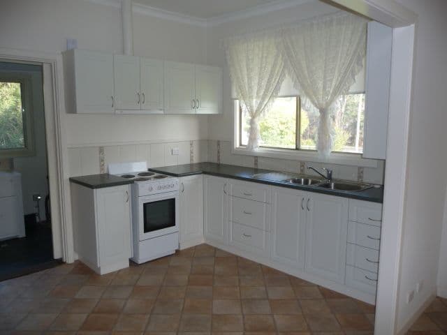67 Ipsen Street, MANJIMUP WA 6258, Manjimup - Thumbnail 2