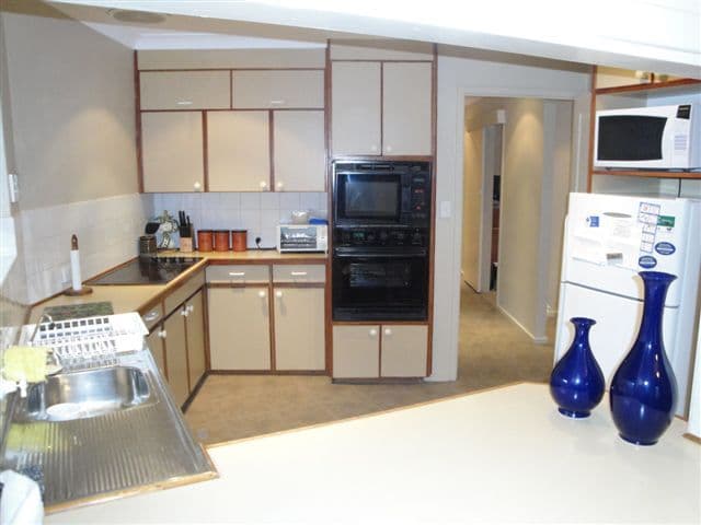 2 Doncaster Avenue, VALLEY VIEW SA 5093, Valley View - Thumbnail 2
