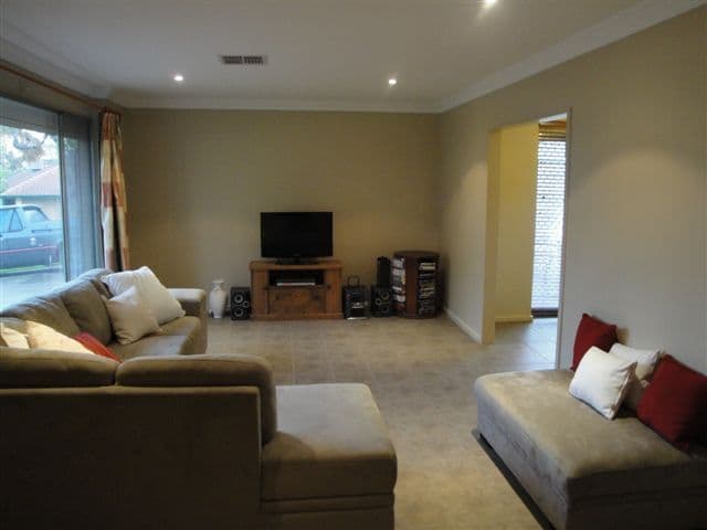 2 Doncaster Avenue, VALLEY VIEW SA 5093, Valley View - Thumbnail 4