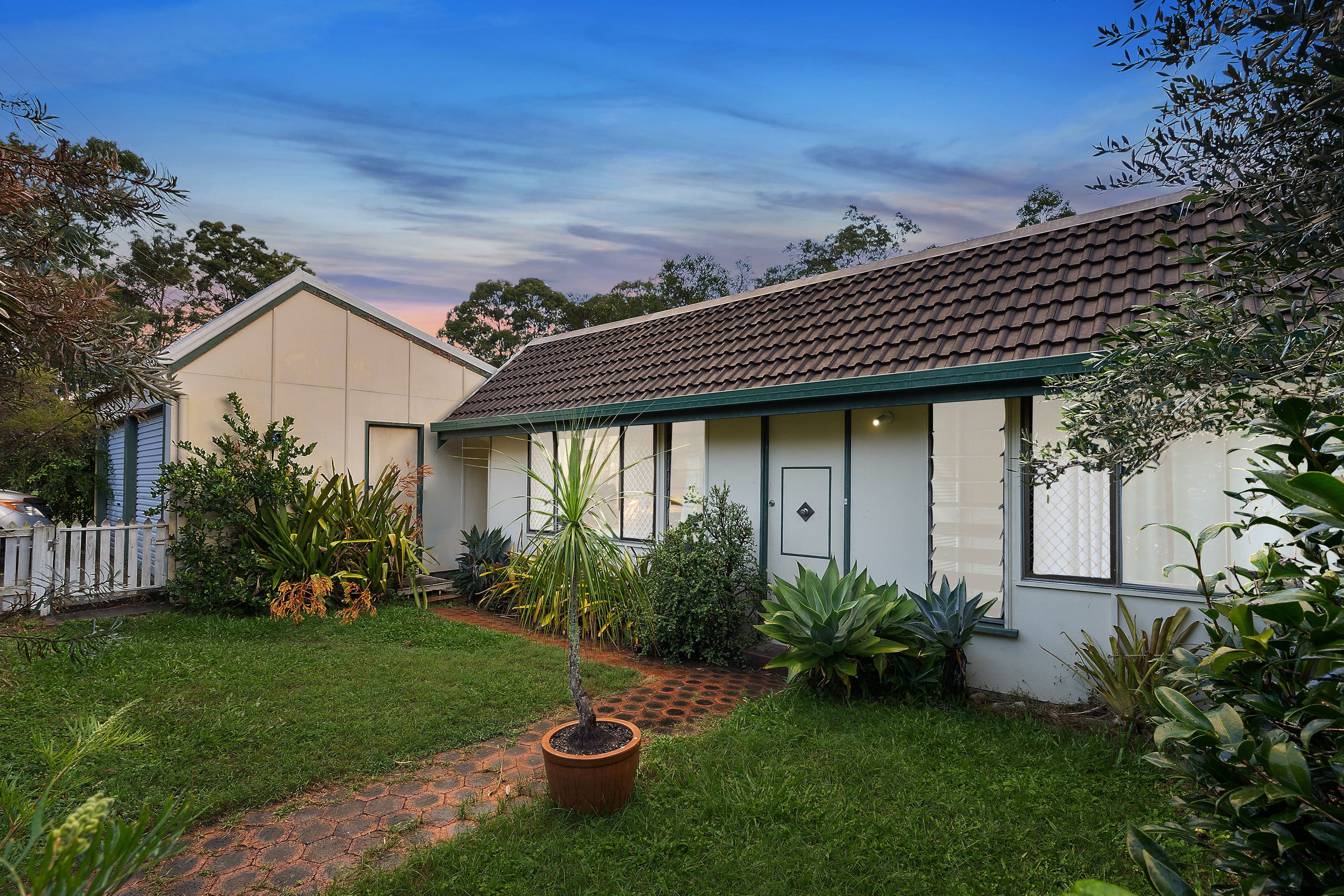 17 Barber Road, Ferny Hills QLD 4055, Ferny Hills - Thumbnail 2