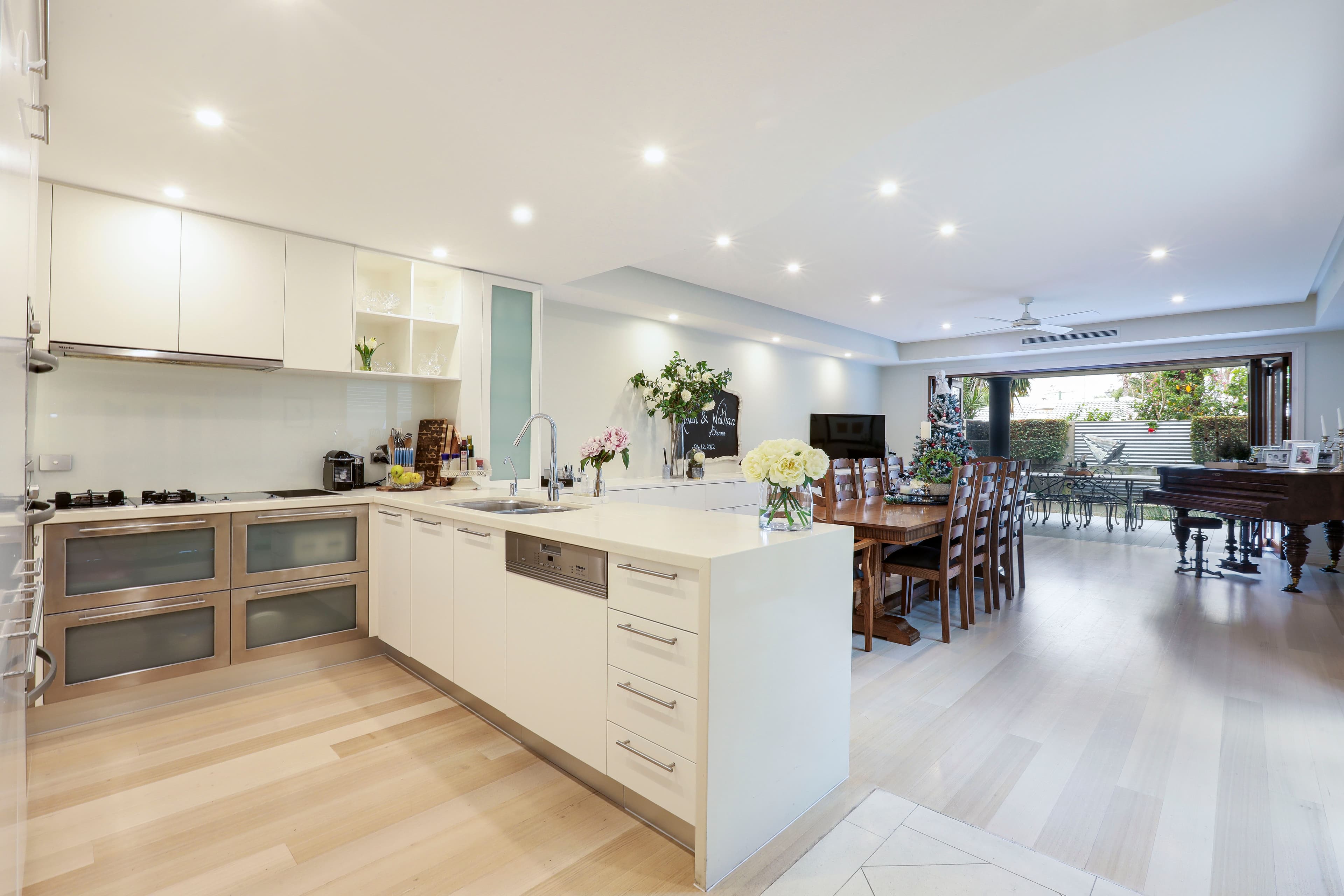 47 Peak Avenue, Main Beach QLD 4217, Main Beach - Thumbnail 2