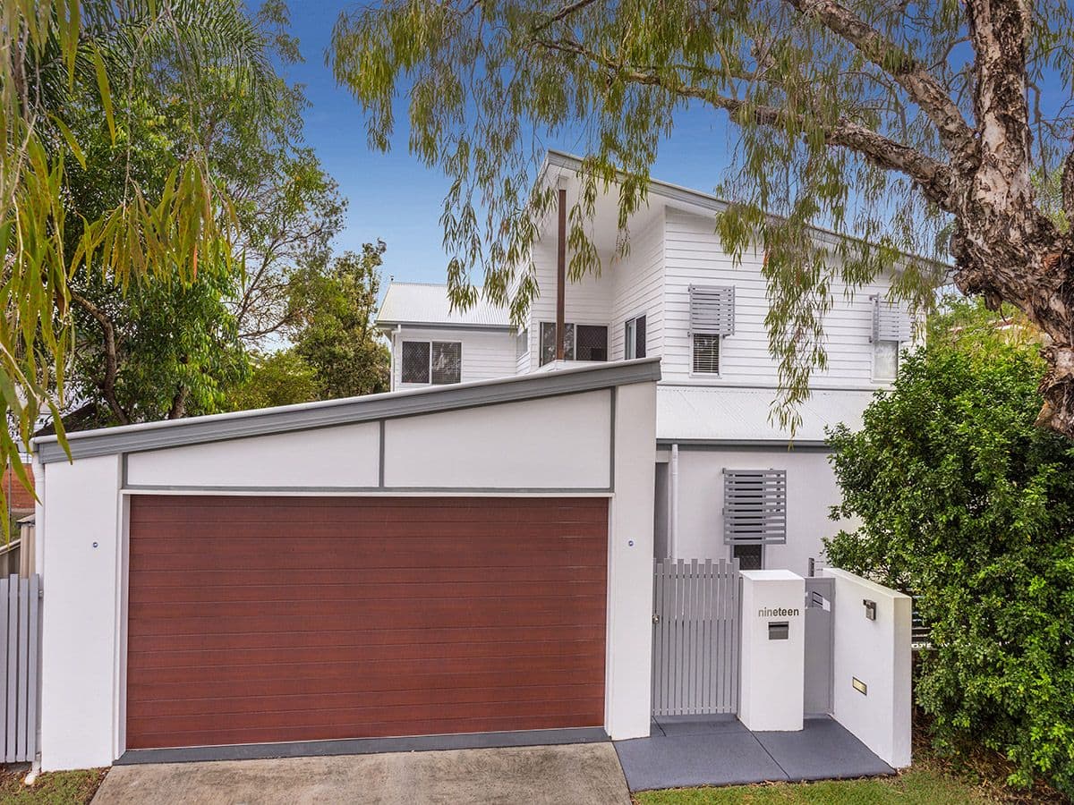 19 O'Doherty Avenue, Southport QLD 4215, Southport - Thumbnail 2