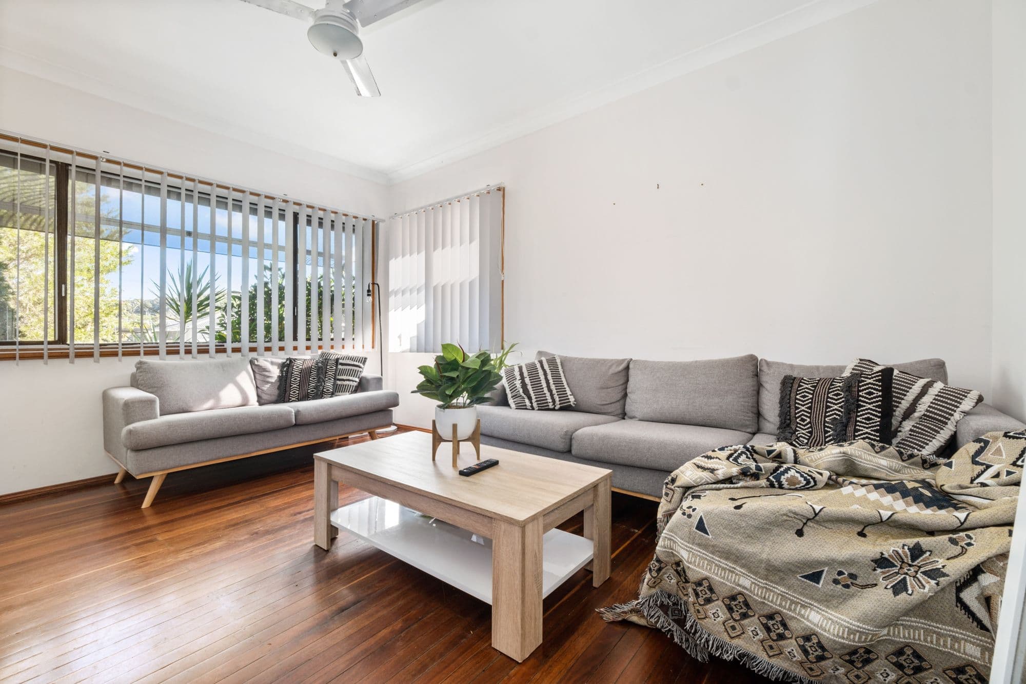 33 Shamrock Drive, Berkeley Vale NSW 2261, Berkeley Vale - Thumbnail 3