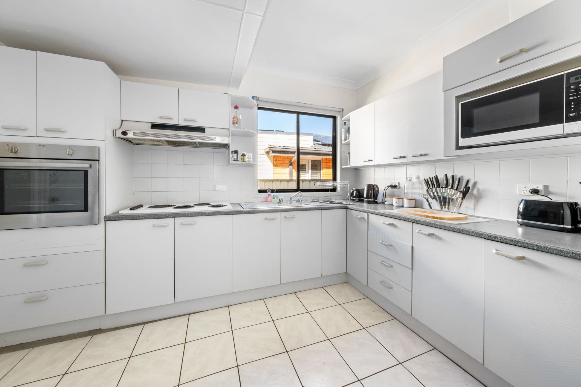33 Shamrock Drive, Berkeley Vale NSW 2261, Berkeley Vale - Thumbnail 4