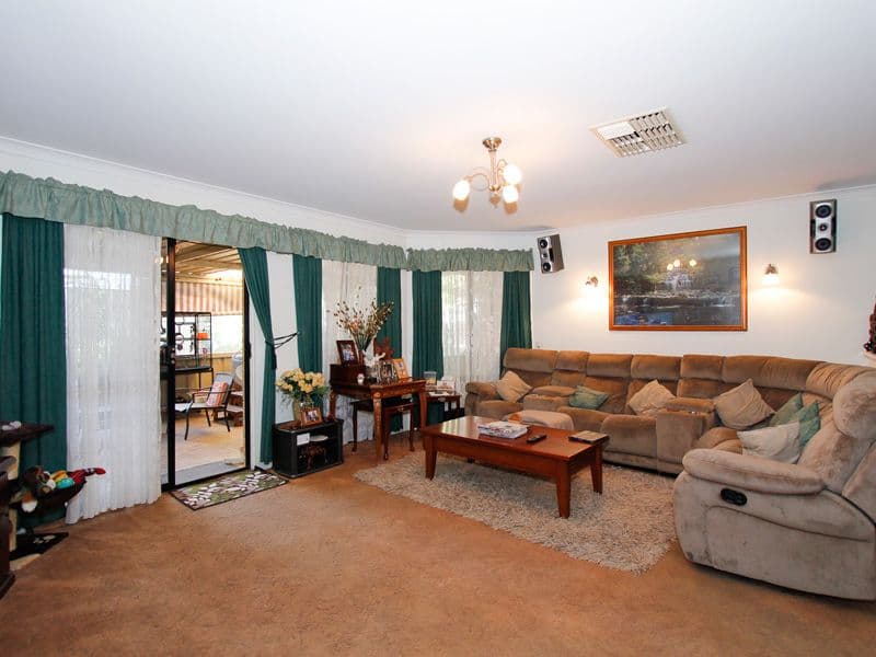 9 Mccubbin Loop, SEVILLE GROVE WA 6112, Seville Grove - Thumbnail 2