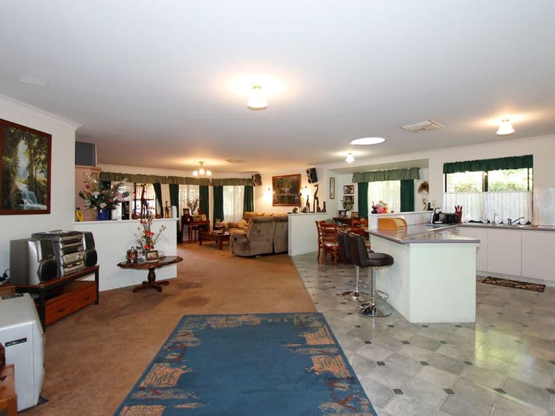 9 Mccubbin Loop, SEVILLE GROVE WA 6112, Seville Grove - Thumbnail 3