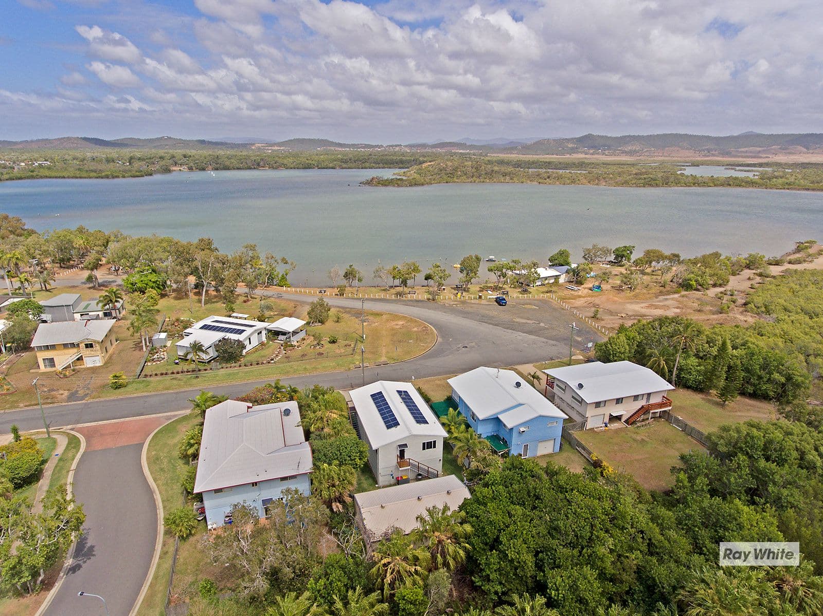33 PINNACLE Street, Causeway Lake QLD 4703, Causeway Lake - Thumbnail 2