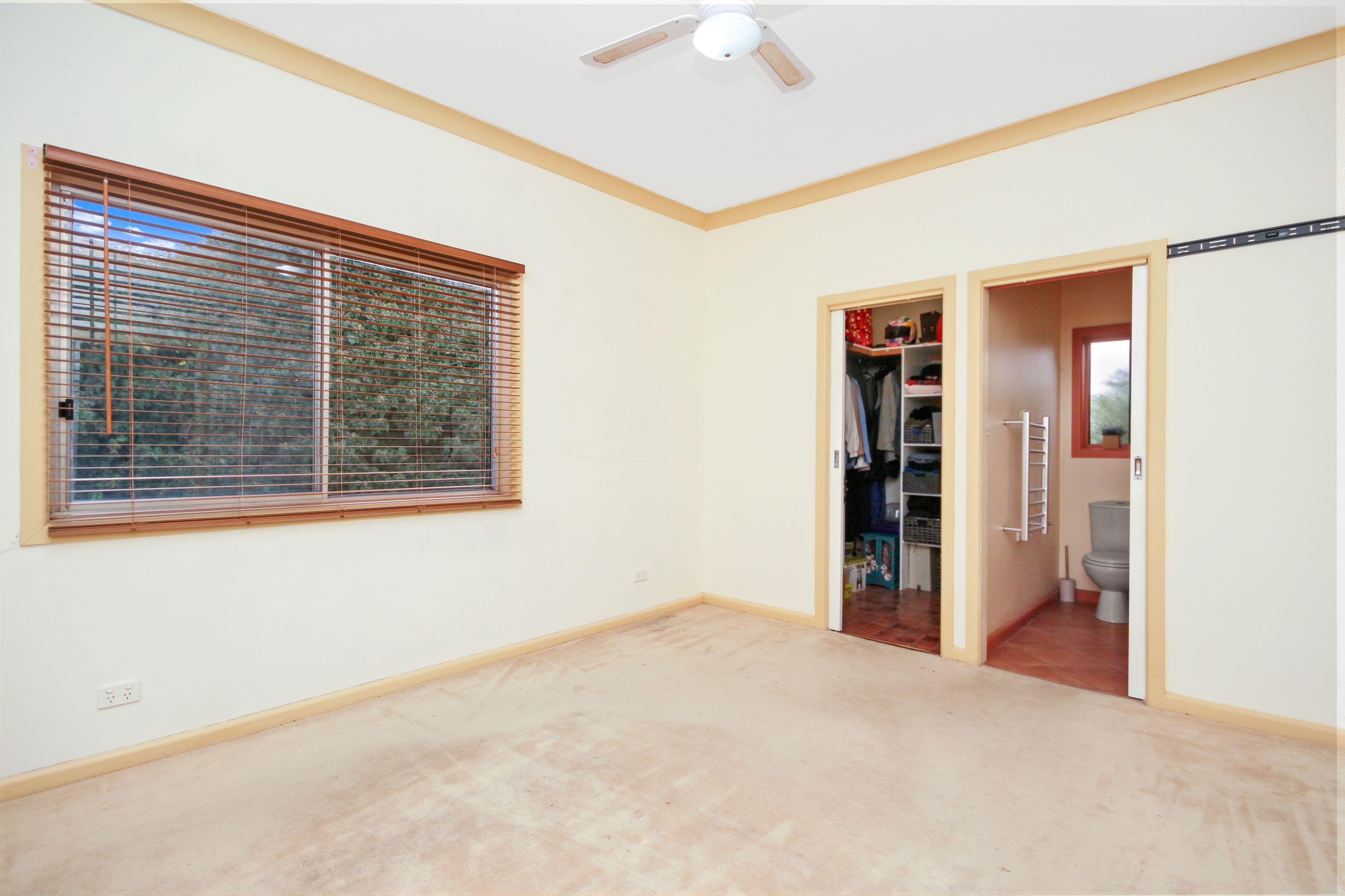 10 Valentine Avenue, Horsham VIC 3400, Horsham - Thumbnail 5