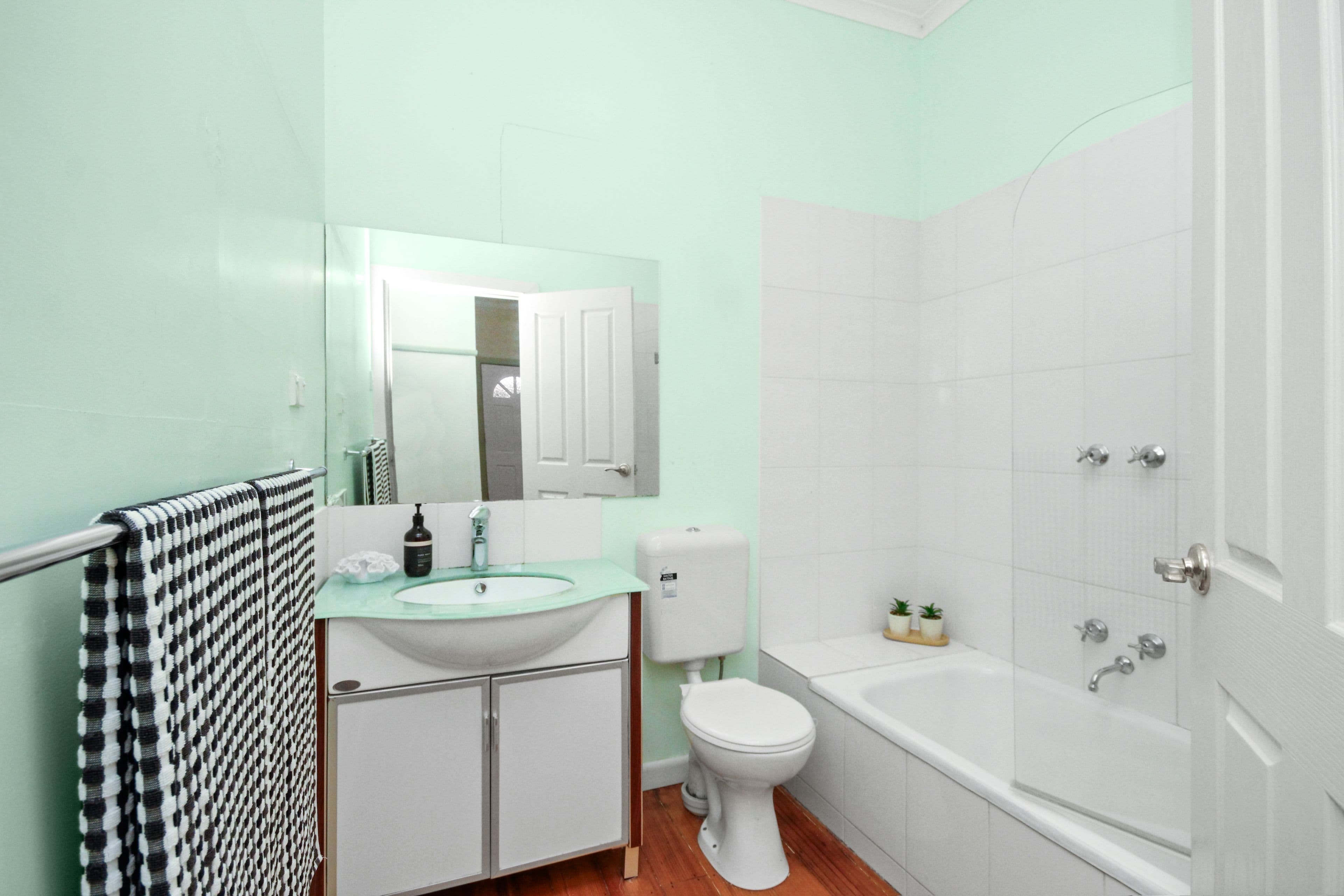 10 Valentine Avenue, Horsham VIC 3400, Horsham - Thumbnail 6