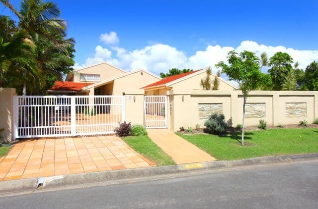 20 Darnay Road, BROADBEACH WATERS QLD 4218, Broadbeach Waters - Thumbnail 2