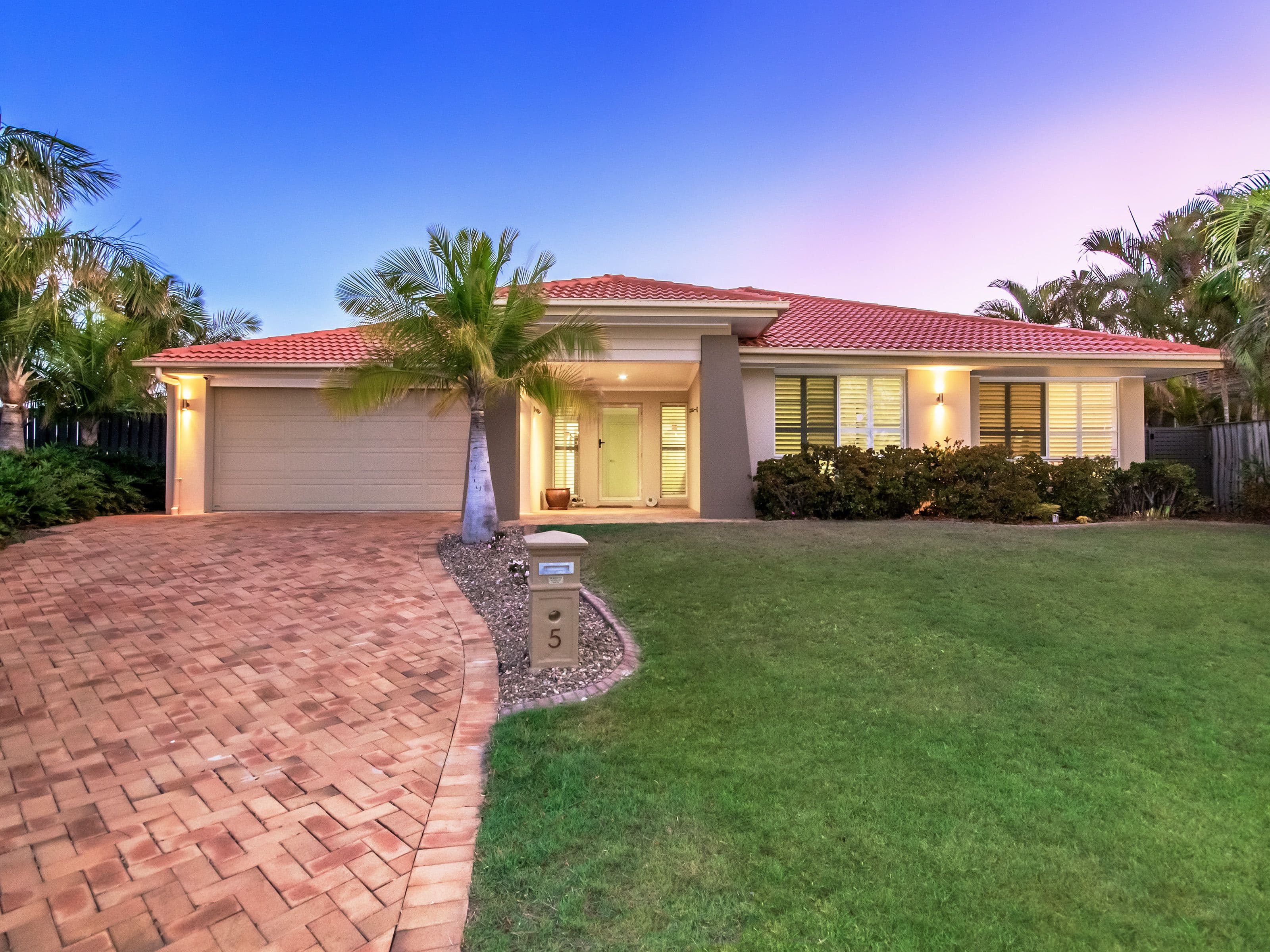 5 St Maarten Crescent, Oxenford QLD 4210, Oxenford - Image 1