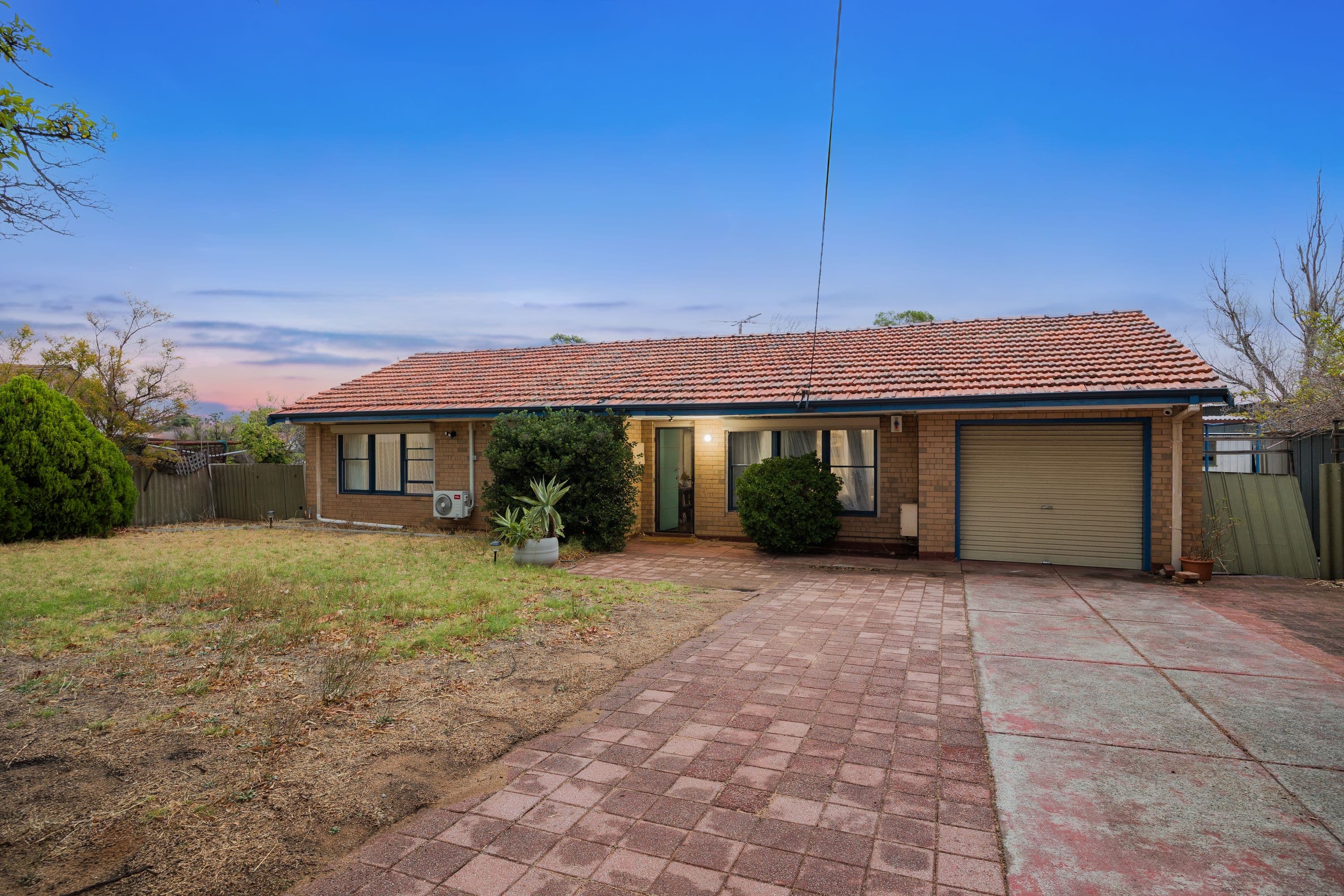 29 Banksia Road, Camillo WA 6111, Camillo - Image 1