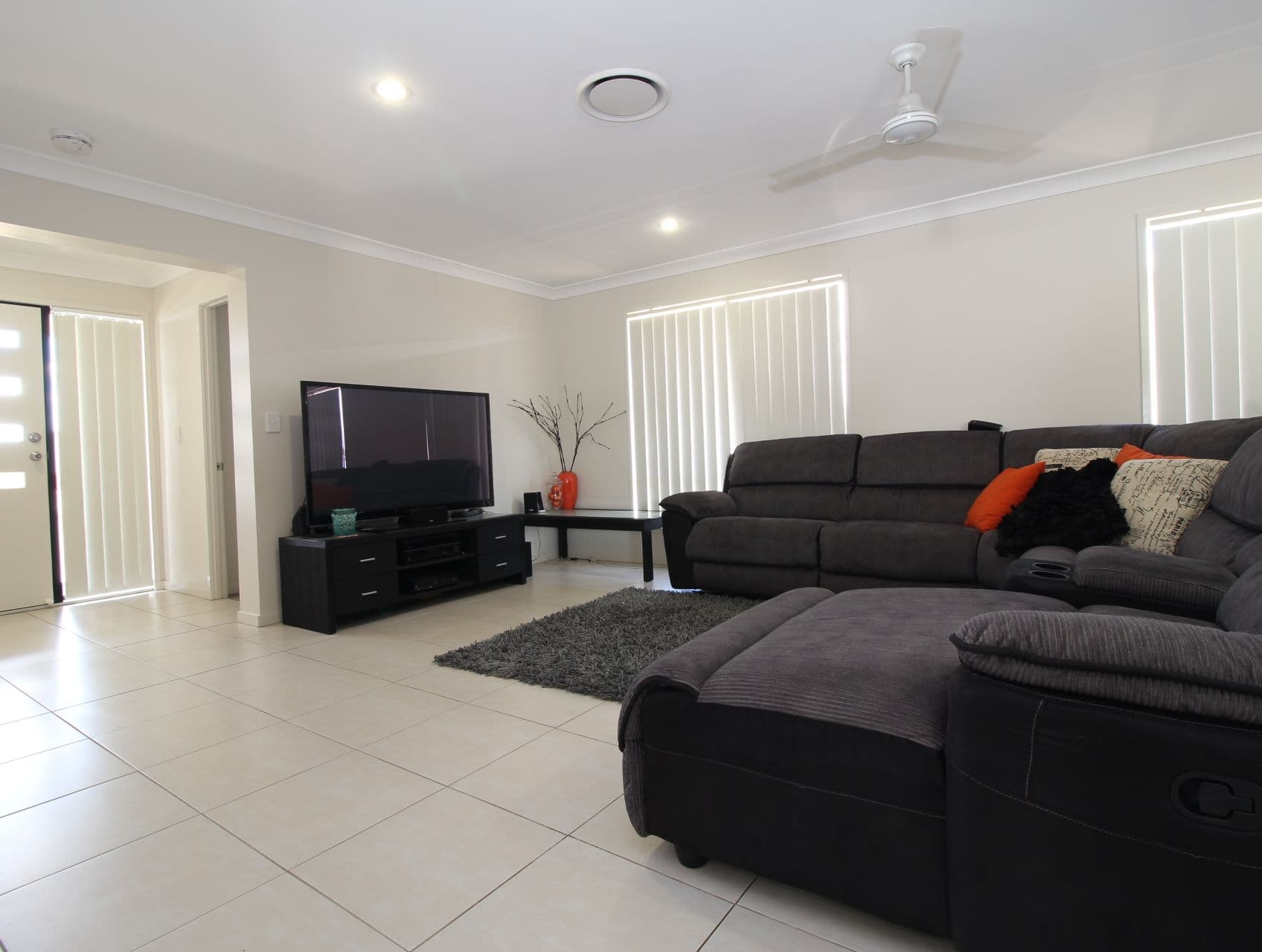12 Ivers Place, Emerald QLD 4720, Emerald - Thumbnail 5