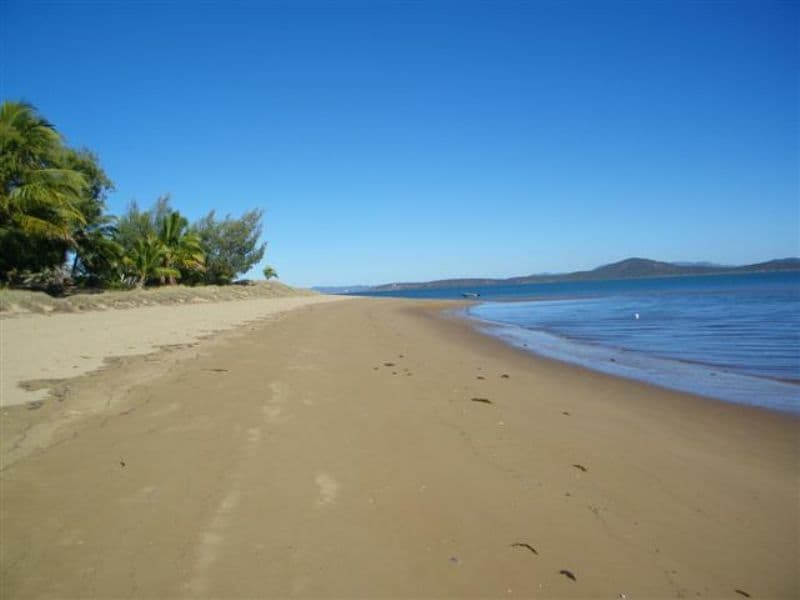 22 Tralee Avenue, GLADSTONE CENTRAL QLD 4680, Gladstone Central - Thumbnail 4