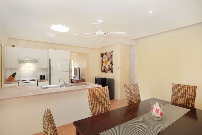4 Castlereagh Crescent, BATEAU BAY NSW 2261, Bateau Bay - Thumbnail 3