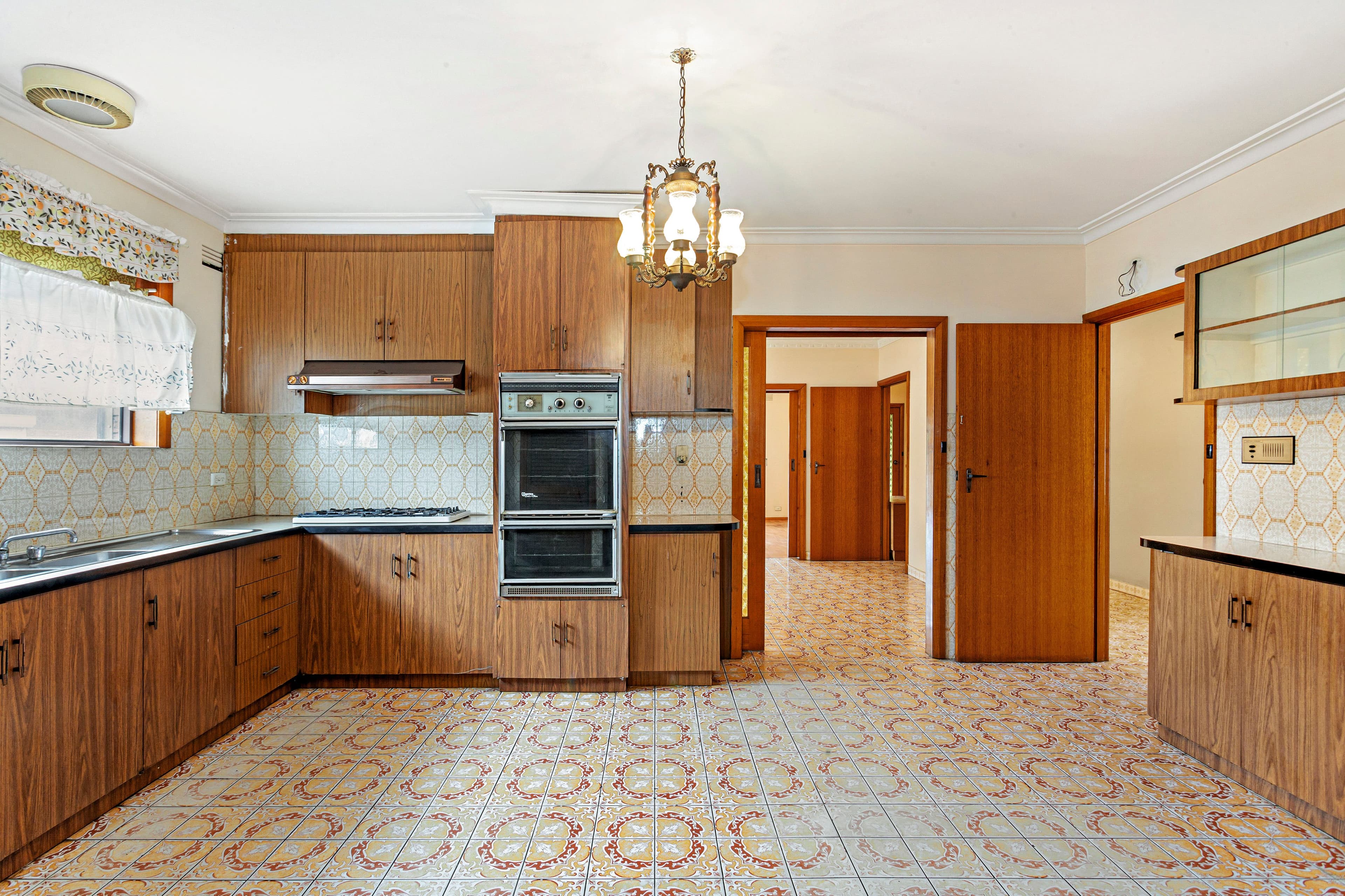 64 Massey Avenue, Reservoir VIC 3073, Reservoir - Thumbnail 2