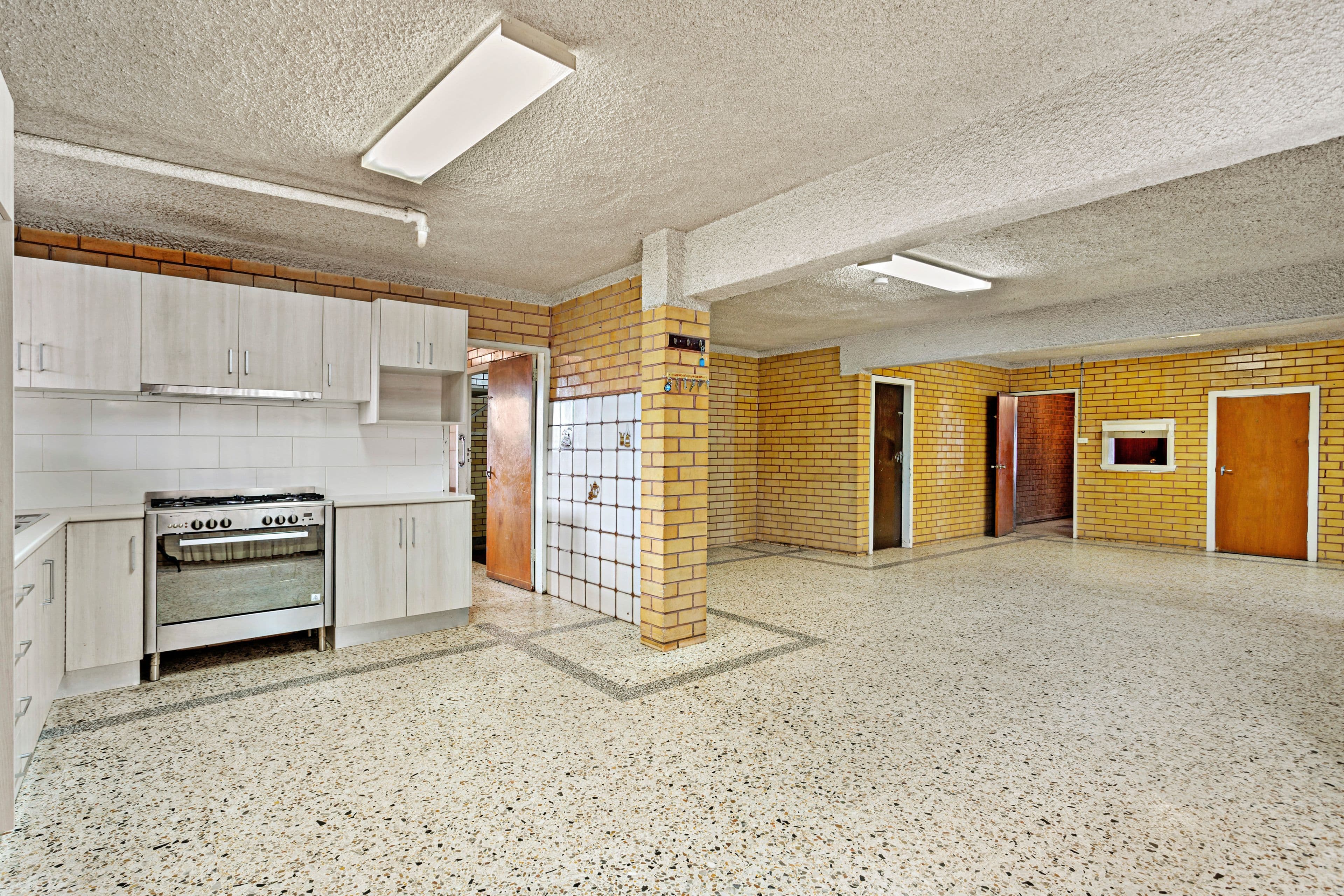 64 Massey Avenue, Reservoir VIC 3073, Reservoir - Thumbnail 8