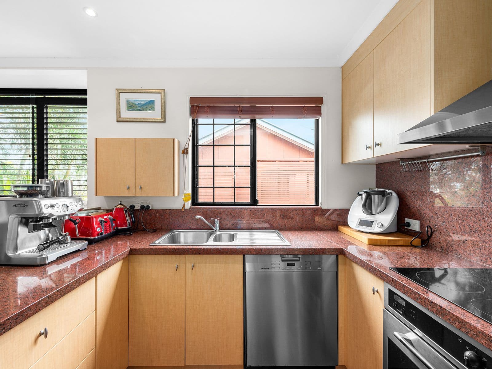 16 Goldsbrough Road, Taringa QLD 4068, Taringa - Thumbnail 3