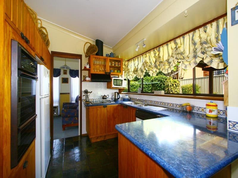7  Bluegum Place, BARRACK HEIGHTS NSW 2528, Barrack Heights - Thumbnail 2