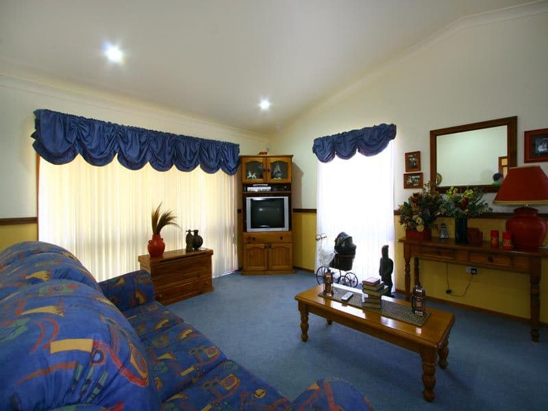 7  Bluegum Place, BARRACK HEIGHTS NSW 2528, Barrack Heights - Thumbnail 3