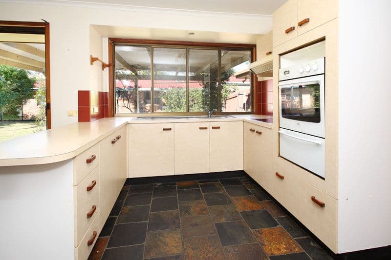 31 Greenford Street, CHAPEL HILL QLD 4069, Chapel Hill - Thumbnail 6