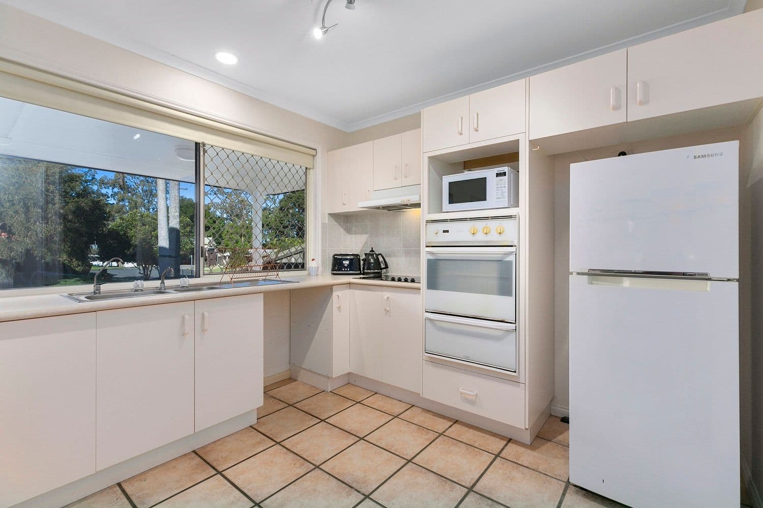 7 Stephen Street, Tewantin QLD 4565, Tewantin - Thumbnail 2