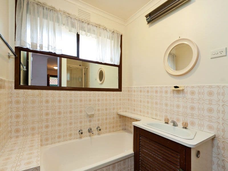121 Rowans Road, MOORABBIN VIC 3189, Moorabbin - Thumbnail 3